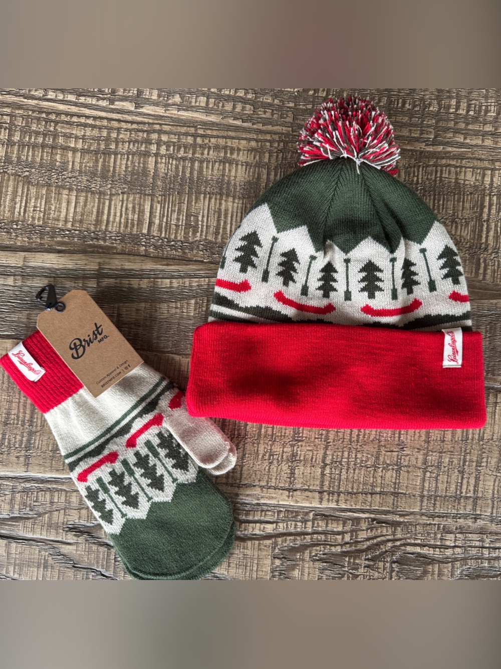 Adult Leinenkugel’s Winter Beanie & Mittens Set